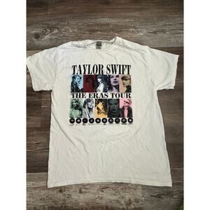Taylor Swift The Eras Tour T-Shirt in white sz M
